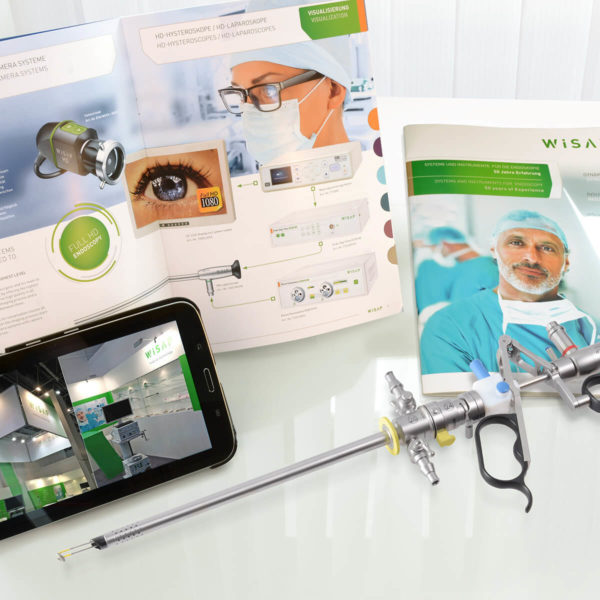 Gestaltung von Produktkatalogen, Messewänden und isometrischen Tabeltop Ablichtungen.